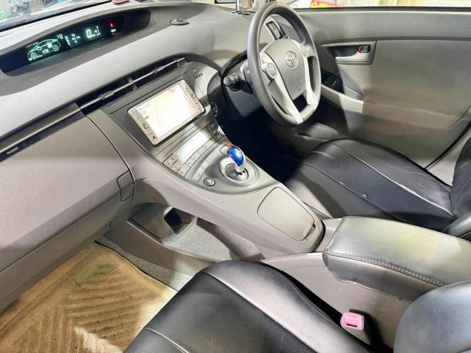 プリウス1.8S 5年保証 スマキー ETC ナビTV Bカメ 寒冷地仕様 車検整備2年付