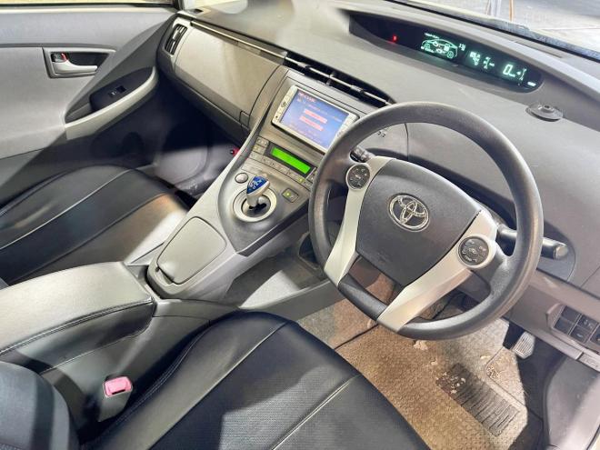 プリウス1.8S 5年保証 スマキー ETC ナビTV Bカメ 寒冷地仕様 車検整備2年付