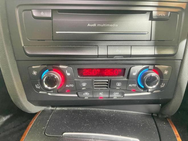 アウディA4 2.0TFSIクワトロ 4WD 5年保証 スマキー ETC 夏冬タイヤ 寒冷地仕様 禁煙 車検整備2年付 修復歴無