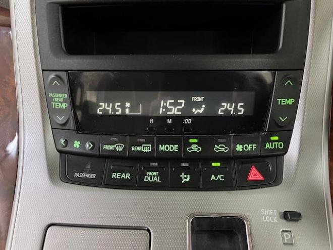 アルファード２４０Ｓ　リミテッド　本州仕入　禁煙車　ＷＡＫＯＳバリアスコーティング済　シュタイナー１８インチＡＷ　純正１６ＡＷ＋スタッドレスタイヤ付　両側パワースライドドア　純正ナビ（地デジ　ＤＶＤ再生）＋バックカメラ　前後コーナーセンサー　横滑り防止装置　ＨＩＤ　ＥＴＣ 　タイミングチェーン 4WD 2400 5Dr