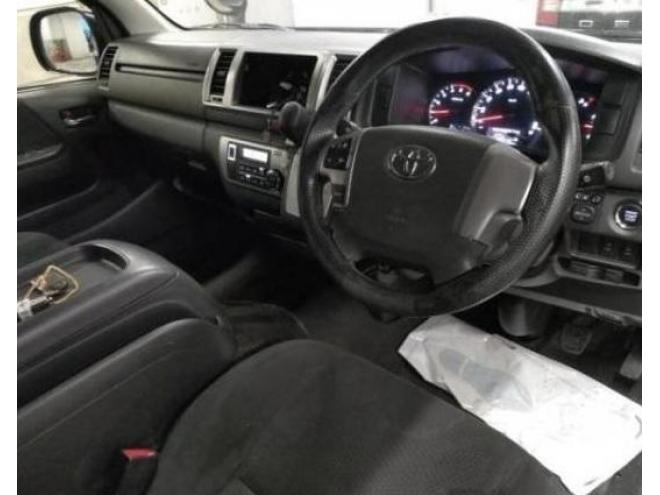 ハイエースバン4型スーパーGL ディーゼルターボ 本州車寒冷地仕様 ナビTVバックカメラ 両側パワースライドドア リアヒータークーラー インナーブラックヘッドライト 社外テール ＡＣ100V ワイパーガード 車検新規 12ヶ月点検整備済 保証付！ 4WD 3000 5Dr