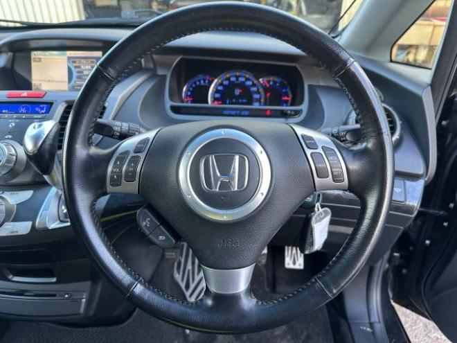 オデッセイ2.4アブソルート 5名 4WD 2400 5Dr