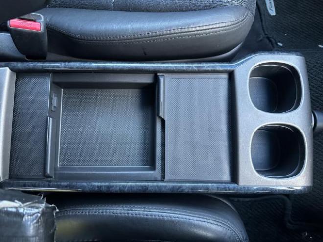 オデッセイ2.4アブソルート 5名 4WD 2400 5Dr