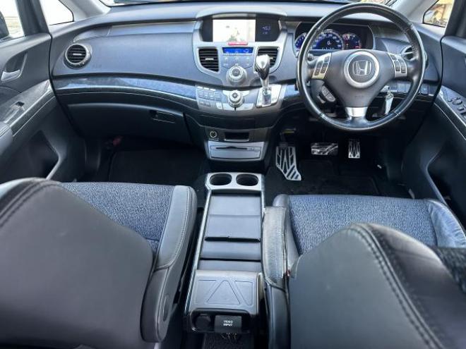 オデッセイ2.4アブソルート 5名 4WD 2400 5Dr