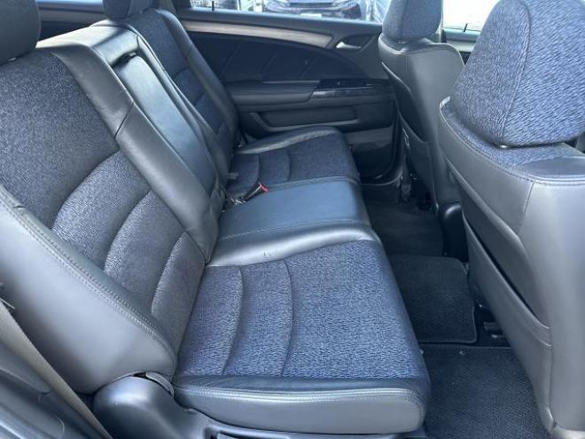 オデッセイ2.4アブソルート 5名 4WD 2400 5Dr