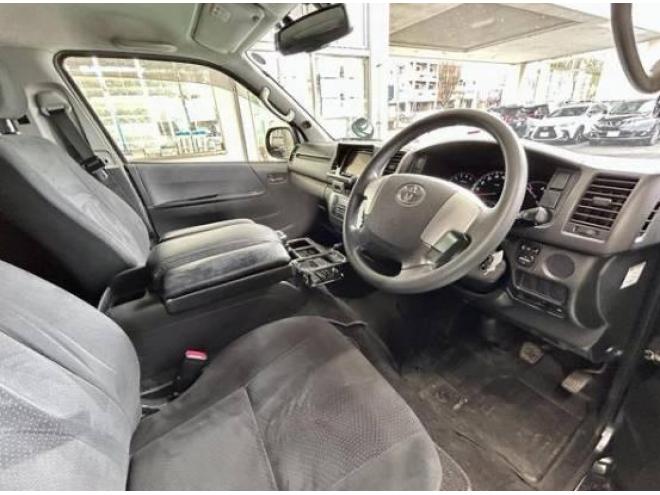 ハイエースバン4型スーパーGLディーゼルターボ 本州車寒冷地仕様 ナビTVバックカメラ リアピラースピーカー  両側スライドドア リアヒータークーラー 社外17インチアルミタイヤ ドライブレコーダー スタッドレスタイヤ 車検新規 12ヶ月点検整備済 保証付！ 4WD 3000 5Dr