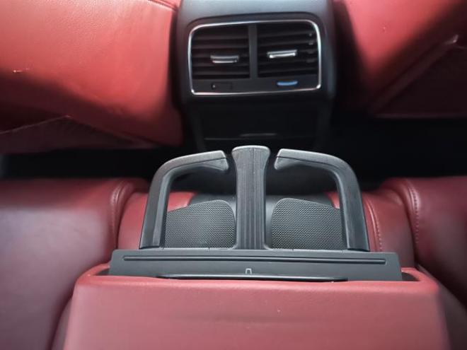 アウディ4.2FSIクワトロ 4名 4WD 4200 2Dr