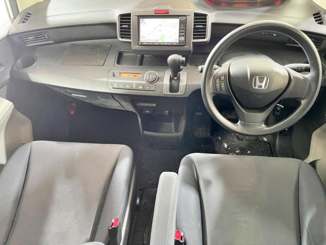 フリード1.5G Lパッケージ 4WD 5年保証 パワスラ 夏冬タイヤナビ Bカメ 寒冷地仕様 禁煙 車検整備2年付 修復歴無
