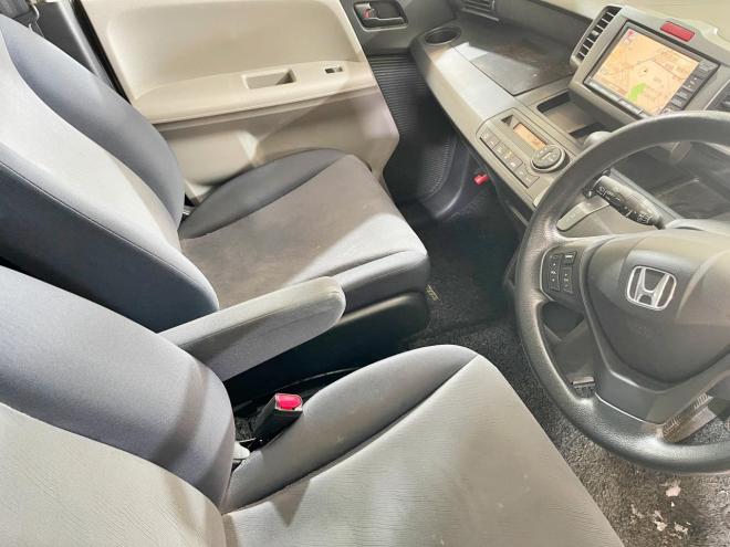 フリード1.5G Lパッケージ 4WD 5年保証 パワスラ 夏冬タイヤナビ Bカメ 寒冷地仕様 禁煙 車検整備2年付 修復歴無