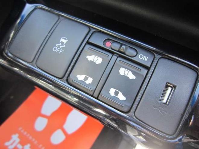ステップワゴン2.0 スパーダ Z HDDナビ エディション　両側電動パワスラドア 車検R8年7月 2WD 2000
