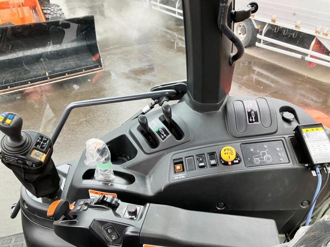 トラクタークボタ　中古　MR1000