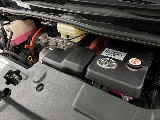 アルファードハイブリッドＳＲ　Ｃパッケージ　本州仕入　ワンオーナー　寒冷地仕様　禁煙車　電動ツインサンルーフ　ＪＢＬサウンド　プリクラッシュ　レーダークルーズ　社外１７インチＡＷ　社外１７ＡＷ＋スタッドレスタイヤ付　純正ナビ（フルセグ地デジ　ＤＶＤ再生　Ｂｌｕｅｔｏｏｔｈ）＋バックカメラ　純正リアフリップダウンモニター　全方位カメラ　デジタルインナーミラー　両側パワースライドドア　パワーバックドア　純正ブラックレザーシート　電動オットマン　ＬＥＤヘッドライト　純正ドライブレコーダー 4WD 2500 5Dr
