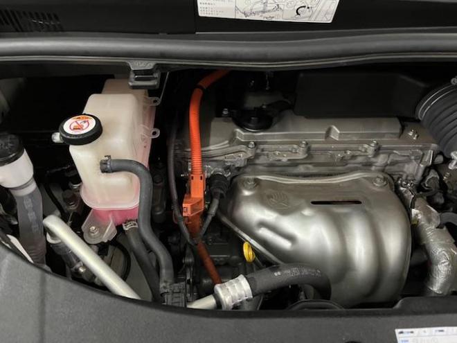 アルファードハイブリッドＳＲ　Ｃパッケージ　本州仕入　ワンオーナー　寒冷地仕様　禁煙車　電動ツインサンルーフ　ＪＢＬサウンド　プリクラッシュ　レーダークルーズ　社外１７インチＡＷ　社外１７ＡＷ＋スタッドレスタイヤ付　純正ナビ（フルセグ地デジ　ＤＶＤ再生　Ｂｌｕｅｔｏｏｔｈ）＋バックカメラ　純正リアフリップダウンモニター　全方位カメラ　デジタルインナーミラー　両側パワースライドドア　パワーバックドア　純正ブラックレザーシート　電動オットマン　ＬＥＤヘッドライト　純正ドライブレコーダー 4WD 2500 5Dr