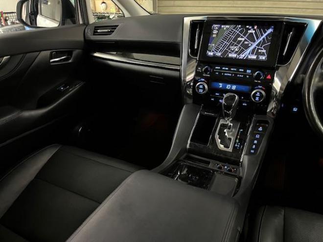 アルファードハイブリッドＳＲ　Ｃパッケージ　本州仕入　ワンオーナー　寒冷地仕様　禁煙車　電動ツインサンルーフ　ＪＢＬサウンド　プリクラッシュ　レーダークルーズ　社外１７インチＡＷ　社外１７ＡＷ＋スタッドレスタイヤ付　純正ナビ（フルセグ地デジ　ＤＶＤ再生　Ｂｌｕｅｔｏｏｔｈ）＋バックカメラ　純正リアフリップダウンモニター　全方位カメラ　デジタルインナーミラー　両側パワースライドドア　パワーバックドア　純正ブラックレザーシート　電動オットマン　ＬＥＤヘッドライト　純正ドライブレコーダー 4WD 2500 5Dr