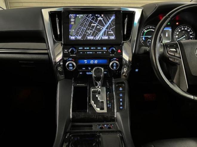 アルファードハイブリッドＳＲ　Ｃパッケージ　本州仕入　ワンオーナー　寒冷地仕様　禁煙車　電動ツインサンルーフ　ＪＢＬサウンド　プリクラッシュ　レーダークルーズ　社外１７インチＡＷ　社外１７ＡＷ＋スタッドレスタイヤ付　純正ナビ（フルセグ地デジ　ＤＶＤ再生　Ｂｌｕｅｔｏｏｔｈ）＋バックカメラ　純正リアフリップダウンモニター　全方位カメラ　デジタルインナーミラー　両側パワースライドドア　パワーバックドア　純正ブラックレザーシート　電動オットマン　ＬＥＤヘッドライト　純正ドライブレコーダー 4WD 2500 5Dr