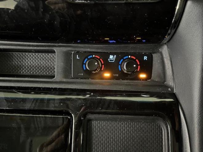 アルファードハイブリッドＳＲ　Ｃパッケージ　本州仕入　ワンオーナー　寒冷地仕様　禁煙車　電動ツインサンルーフ　ＪＢＬサウンド　プリクラッシュ　レーダークルーズ　社外１７インチＡＷ　社外１７ＡＷ＋スタッドレスタイヤ付　純正ナビ（フルセグ地デジ　ＤＶＤ再生　Ｂｌｕｅｔｏｏｔｈ）＋バックカメラ　純正リアフリップダウンモニター　全方位カメラ　デジタルインナーミラー　両側パワースライドドア　パワーバックドア　純正ブラックレザーシート　電動オットマン　ＬＥＤヘッドライト　純正ドライブレコーダー 4WD 2500 5Dr