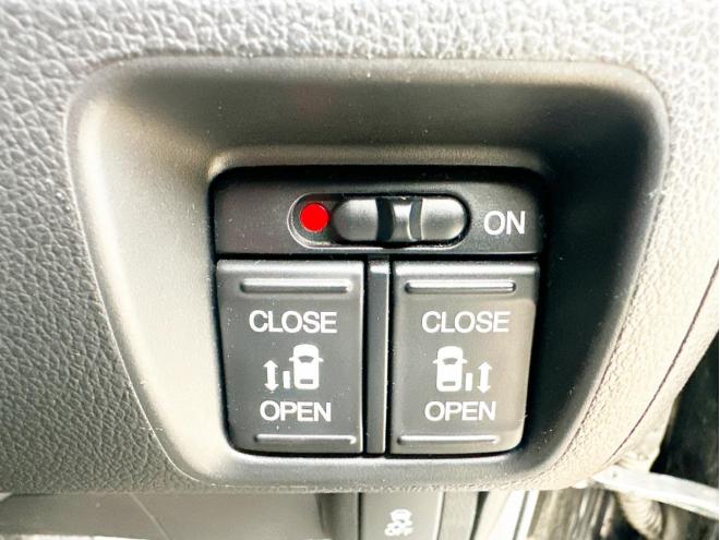 N-BOX660GターボSSパッケージ 4WD　ローンが不安な方＜優遇ローン＞1年保証　本州仕入　両側パワースライドドア 