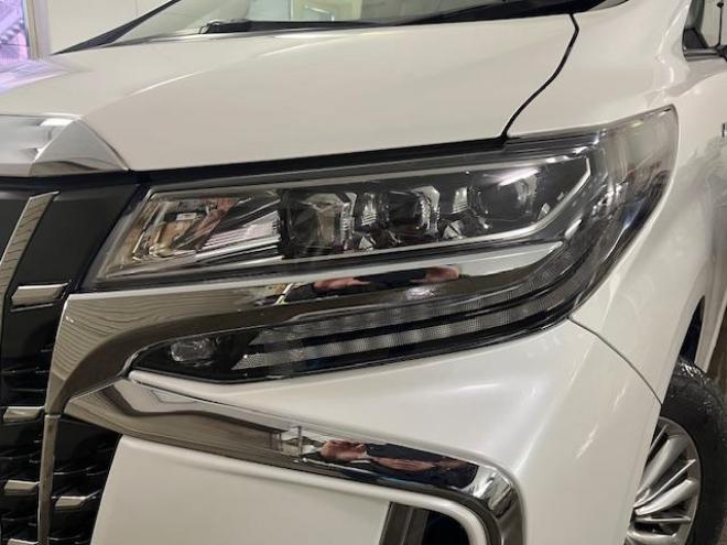 アルファードハイブリッドＳＲ　本州仕入　禁煙車　ＪＢＬサウンド　リアエンターテイメントシステム　プリクラッシュ　レーダークルーズ　純正１７インチＡＷ　社外１７ＡＷ＋スタッドレスタイヤ付　純正ナビ（フルセグ地デジ　ＤＶＤ再生　Ｂｌｕｅｔｏｏｔｈ）＋バックカメラ　全方位カメラ　純正リアフリップダウンモニター　デジタルインナーミラー　両側パワースライドドア　パワーバックドア　純正ブラックレザーシート　電動オットマン　ＬＥＤヘッドライト　ドライブレコーダー 4WD 2500 5Dr