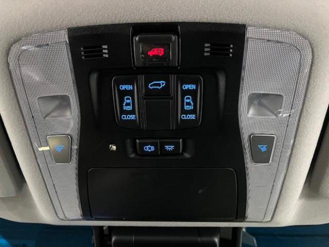 アルファードハイブリッドＳＲ　本州仕入　禁煙車　ＪＢＬサウンド　リアエンターテイメントシステム　プリクラッシュ　レーダークルーズ　純正１７インチＡＷ　社外１７ＡＷ＋スタッドレスタイヤ付　純正ナビ（フルセグ地デジ　ＤＶＤ再生　Ｂｌｕｅｔｏｏｔｈ）＋バックカメラ　全方位カメラ　純正リアフリップダウンモニター　デジタルインナーミラー　両側パワースライドドア　パワーバックドア　純正ブラックレザーシート　電動オットマン　ＬＥＤヘッドライト　ドライブレコーダー 4WD 2500 5Dr