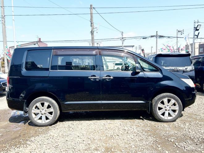 デリカD5　2.4シャモニー 4WD　ローンが不安な方＜優遇ローン＞　本州仕入 寒冷地　純正ナビ　両側PWスラ