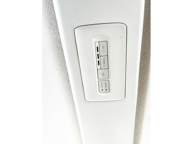 デリカD5　2.4シャモニー 4WD　ローンが不安な方＜優遇ローン＞　本州仕入 寒冷地　純正ナビ　両側PWスラ