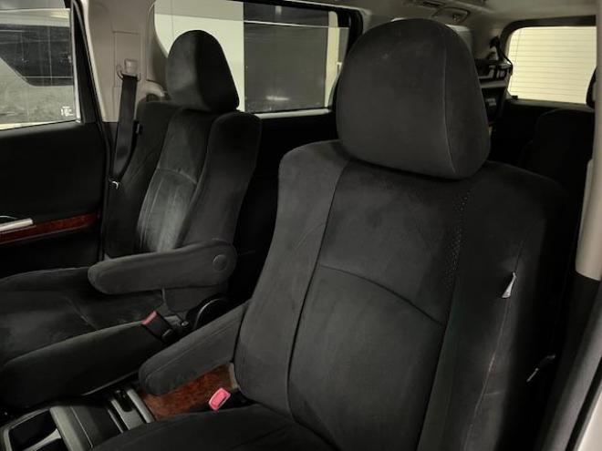 ヴェルファイア２．４Ｚ　プラチナセレクションⅡ　本州仕入　禁煙車　ＷＡＫＯＳバリアスコーティング済　純正１８インチＡＷ　純正１６ＡＷ＋スタッドレスタイヤ付　純正ＨＤＤナビ（ＣＤ＆ＤＶＤ再生　フルセグ地デジ　Ｂｌｕｅｔｏｏｔｈ）＋バックカメラ　フロントブラインドカメラ　両側パワースライドドア　パワーバックドア　ドライブレコーダー　クルーズコントロール　７人乗りキャプテンシート　オットマン　コーナーセンサー　横滑り防止装置　ＰＵＳＨスタート　スマートキー　タイミングチェーン車　ＨＩＤヘッドライト　ビルトインＥＴＣ 4WD 