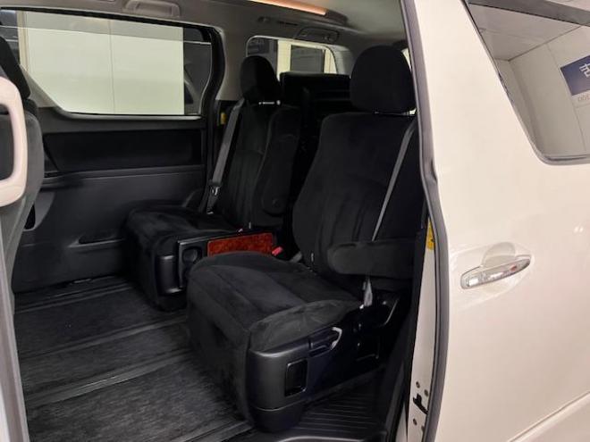 ヴェルファイア２．４Ｚ　プラチナセレクションⅡ　本州仕入　禁煙車　ＷＡＫＯＳバリアスコーティング済　純正１８インチＡＷ　純正１６ＡＷ＋スタッドレスタイヤ付　純正ＨＤＤナビ（ＣＤ＆ＤＶＤ再生　フルセグ地デジ　Ｂｌｕｅｔｏｏｔｈ）＋バックカメラ　フロントブラインドカメラ　両側パワースライドドア　パワーバックドア　ドライブレコーダー　クルーズコントロール　７人乗りキャプテンシート　オットマン　コーナーセンサー　横滑り防止装置　ＰＵＳＨスタート　スマートキー　タイミングチェーン車　ＨＩＤヘッドライト　ビルトインＥＴＣ 4WD 