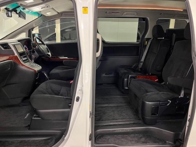 ヴェルファイア２．４Ｚ　プラチナセレクションⅡ　本州仕入　禁煙車　ＷＡＫＯＳバリアスコーティング済　純正１８インチＡＷ　純正１６ＡＷ＋スタッドレスタイヤ付　純正ＨＤＤナビ（ＣＤ＆ＤＶＤ再生　フルセグ地デジ　Ｂｌｕｅｔｏｏｔｈ）＋バックカメラ　フロントブラインドカメラ　両側パワースライドドア　パワーバックドア　ドライブレコーダー　クルーズコントロール　７人乗りキャプテンシート　オットマン　コーナーセンサー　横滑り防止装置　ＰＵＳＨスタート　スマートキー　タイミングチェーン車　ＨＩＤヘッドライト　ビルトインＥＴＣ 4WD 