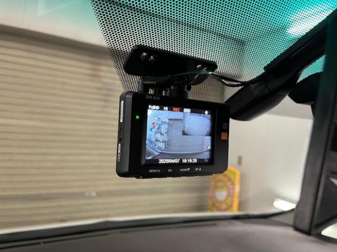 ヴェルファイア２．４Ｚ　プラチナセレクションⅡ　本州仕入　禁煙車　ＷＡＫＯＳバリアスコーティング済　純正１８インチＡＷ　純正１６ＡＷ＋スタッドレスタイヤ付　純正ＨＤＤナビ（ＣＤ＆ＤＶＤ再生　フルセグ地デジ　Ｂｌｕｅｔｏｏｔｈ）＋バックカメラ　フロントブラインドカメラ　両側パワースライドドア　パワーバックドア　ドライブレコーダー　クルーズコントロール　７人乗りキャプテンシート　オットマン　コーナーセンサー　横滑り防止装置　ＰＵＳＨスタート　スマートキー　タイミングチェーン車　ＨＩＤヘッドライト　ビルトインＥＴＣ 4WD 