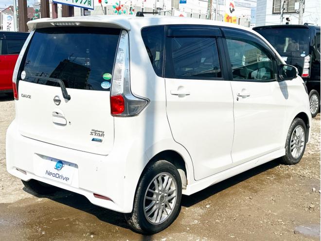 デイズ660ハイウェイスターX 4WD　ローンが不安な方＜優遇ローン＞1年保証　本州仕入　　スマキー　社外AW