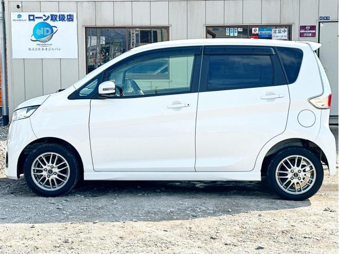 デイズ660ハイウェイスターX 4WD　ローンが不安な方＜優遇ローン＞1年保証　本州仕入　　スマキー　社外AW