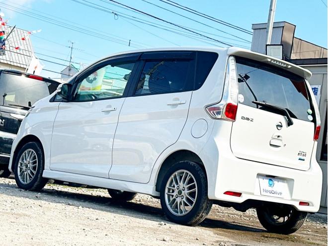 デイズ660ハイウェイスターX 4WD　ローンが不安な方＜優遇ローン＞1年保証　本州仕入　　スマキー　社外AW