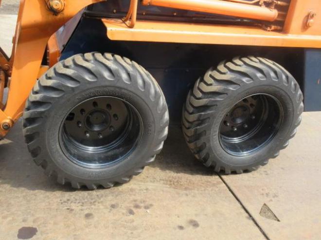 スキッドステアローダトヨタ　2SDK6 4WD