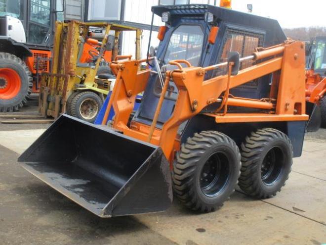 スキッドステアローダトヨタ　2SDK6 4WD