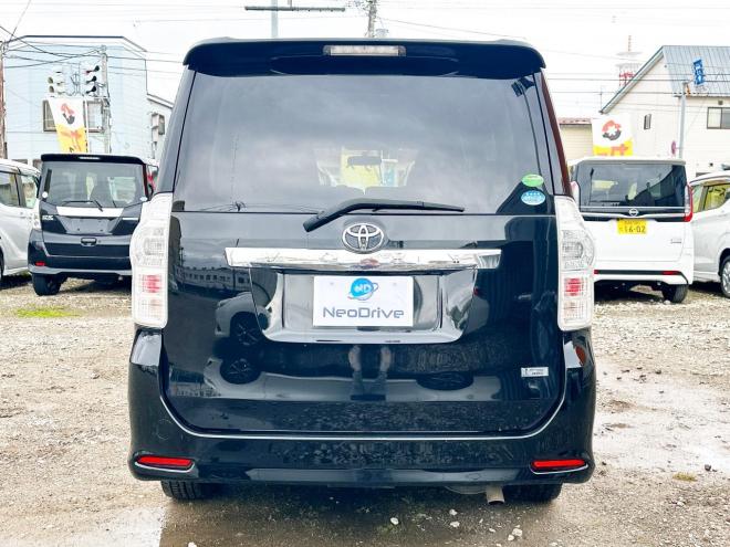 ヴォクシー2.0ZS煌Ⅱ 4WD　ローンが不安な方＜優遇ローン＞　1年保証付　後期型　寒冷地　純正ナビ