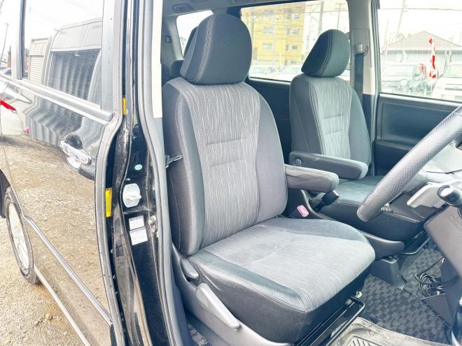 ヴォクシー2.0ZS煌Ⅱ 4WD　ローンが不安な方＜優遇ローン＞　1年保証付　後期型　寒冷地　純正ナビ