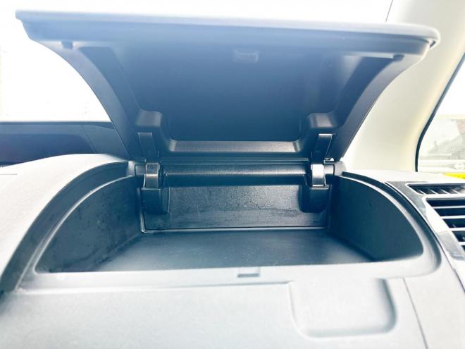 ヴォクシー2.0ZS煌Ⅱ 4WD　ローンが不安な方＜優遇ローン＞　1年保証付　後期型　寒冷地　純正ナビ