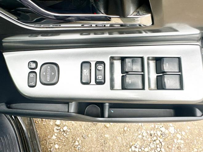 ヴォクシー2.0ZS煌Ⅱ 4WD　ローンが不安な方＜優遇ローン＞　1年保証付　後期型　寒冷地　純正ナビ