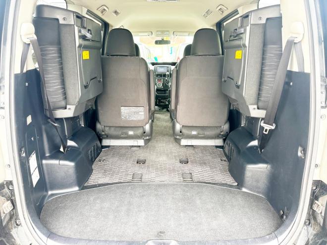 ヴォクシー2.0ZS煌Ⅱ 4WD　ローンが不安な方＜優遇ローン＞　1年保証付　後期型　寒冷地　純正ナビ
