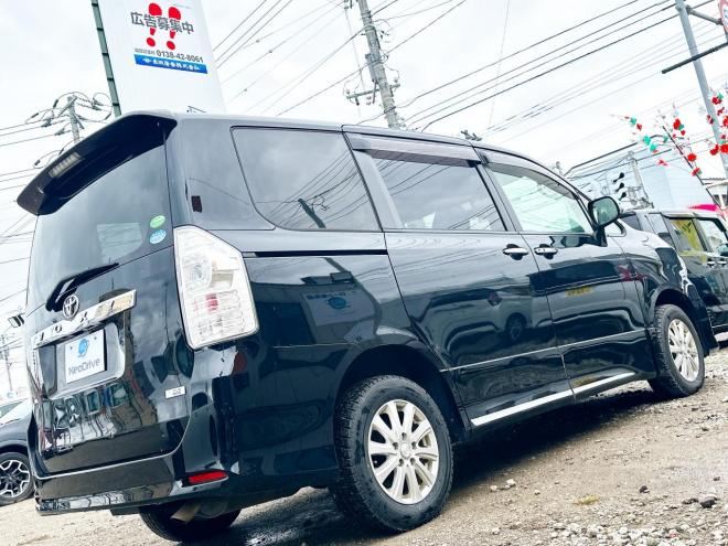 ヴォクシー2.0ZS煌Ⅱ 4WD　ローンが不安な方＜優遇ローン＞　1年保証付　後期型　寒冷地　純正ナビ