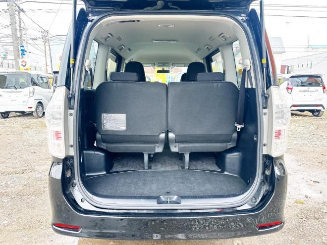 ヴォクシー2.0ZS煌Ⅱ 4WD　ローンが不安な方＜優遇ローン＞　1年保証付　後期型　寒冷地　純正ナビ
