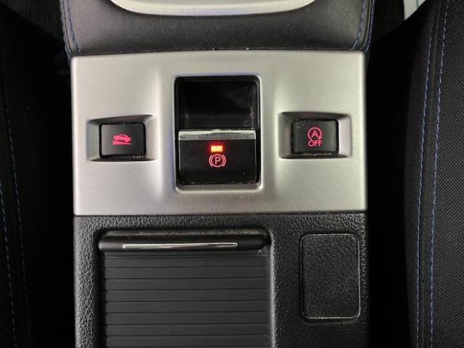 レヴォーグ１．６ＧＴ－Ｓアイサイト　アドバンスドＰＫＧ　スバルＤＩＴツインカムターボ　禁煙車　シュタイナー１８インチＡＷ＋新品夏タイヤ　純正１７ＡＷ＋スタッドレスタイヤ付　純正ナビ（フルセグ地デジ　ＤＶＤ再生　Ｂｌｕｅｔｏｏｔｈ）＋バックカメラ　ＬＥＤヘッドライト　エンジンスターター　ドライブレコーダー　オプション５連デイライト　クルーズコントロール　両席パワーシート　アイドリングストップ　パドルシフト　ＥＴＣ 4WD 1600 5Dr