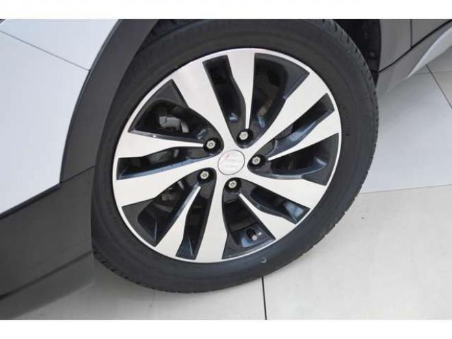 SX4S-CROSS 1.6 4WD　ワンオーナーALLGRIPナビTVバックカメラLED 1600