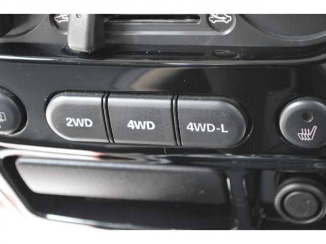 ジムニーランドベンチャー 4WD　ワンオーナー特別仕様車4WDターボCD 660