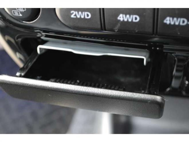 ジムニーランドベンチャー 4WD　ワンオーナー車5速マニュアルSDナビTV 660