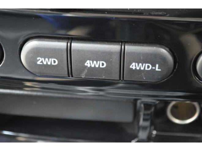 ジムニーランドベンチャー 4WD　ワンオーナー車5速マニュアルSDナビTV 660