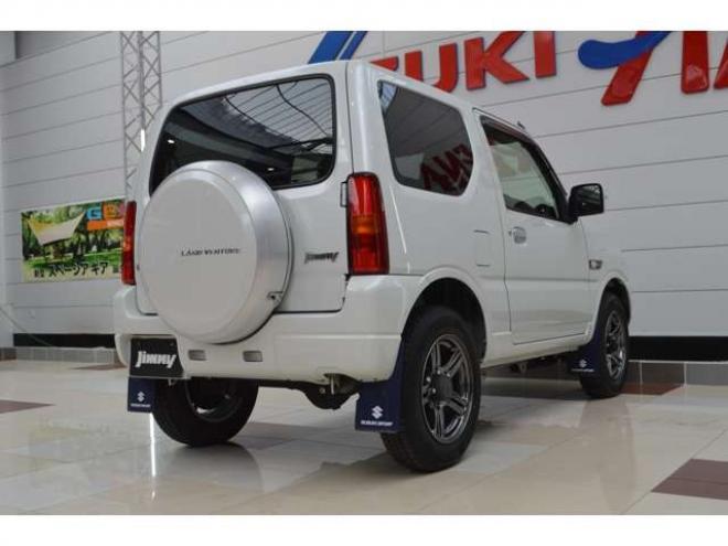 ジムニーランドベンチャー 4WD　ワンオーナー特別仕様5速マニュアル車 660