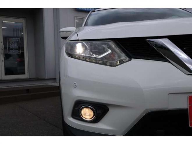 エクストレイル2.0 20X エマージェンシーブレーキパッケージ 2列車 4WD　社外ナビ　バックカメラ　前側ドラレコ 2000