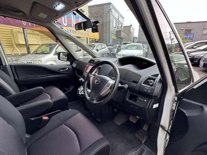 セレナ2.0 ハイウェイスター Vエアロセレクション 4WD　両側ワンタッチオートスライドドア　ETC 2000