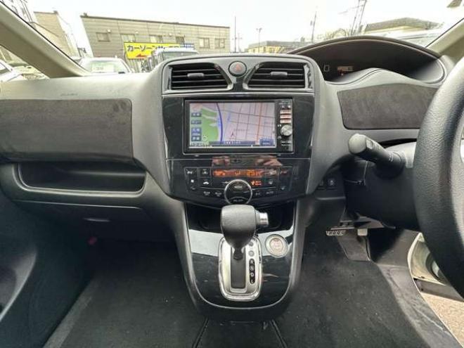 セレナ2.0 ハイウェイスター Vエアロセレクション 4WD　両側ワンタッチオートスライドドア　ETC 2000